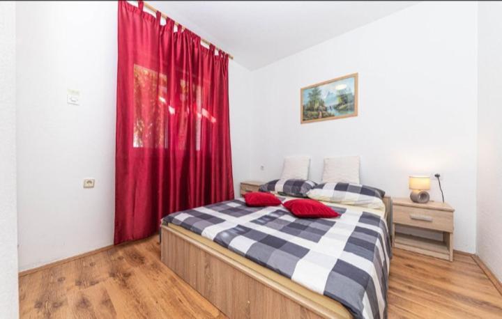 Apartman Marinovic Kastela Luaran gambar