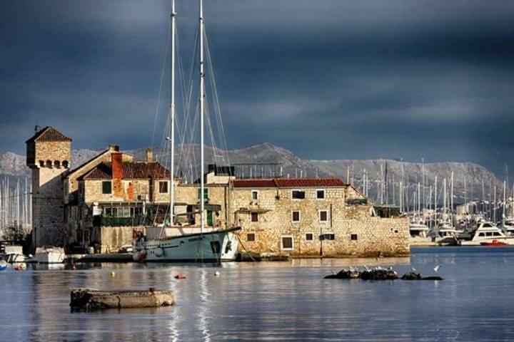 Apartman Marinovic Kastela Luaran gambar